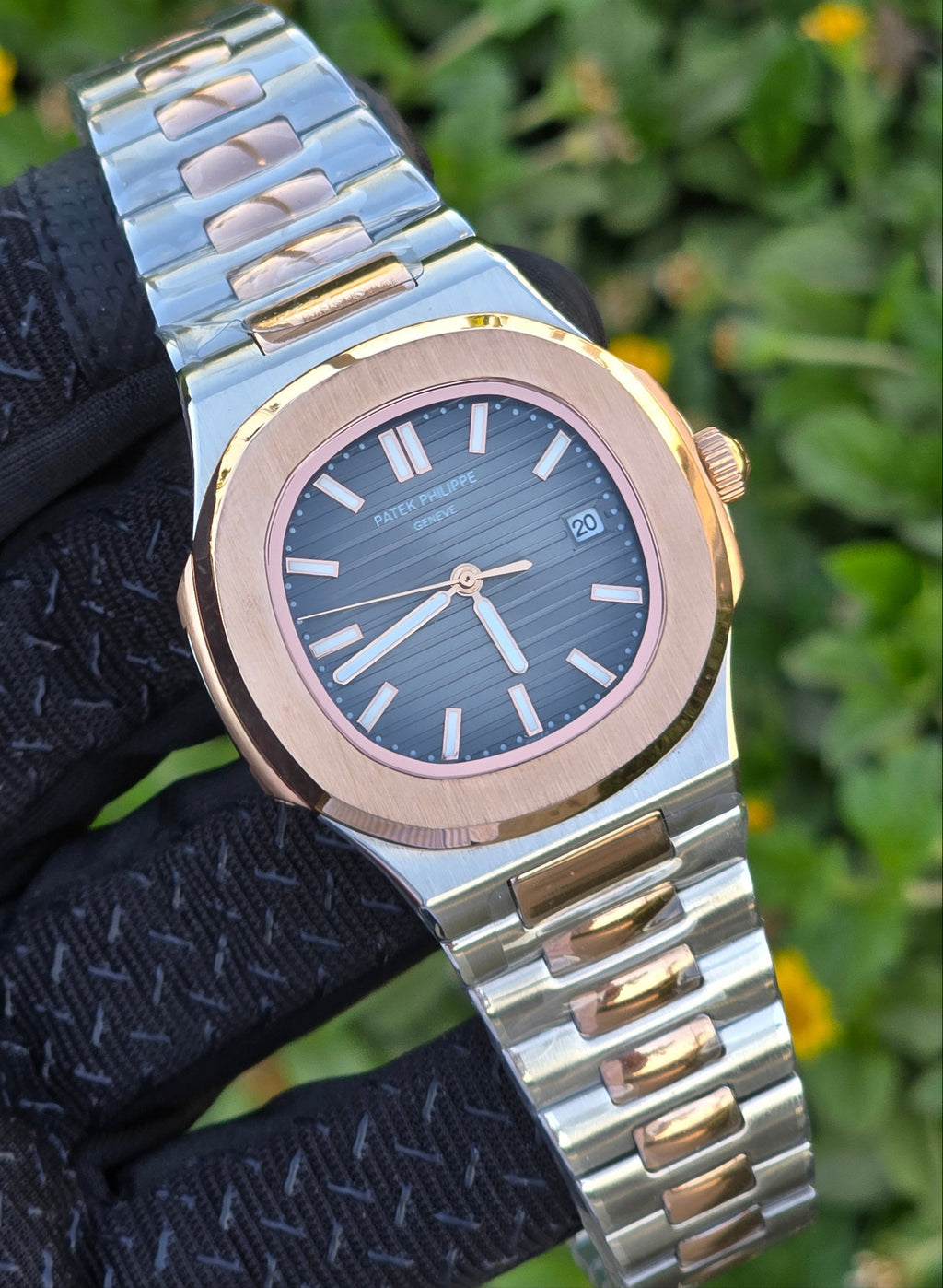 Patek Philippe Nautilus For Men 5711/1A - Two Tone With Grey Dial