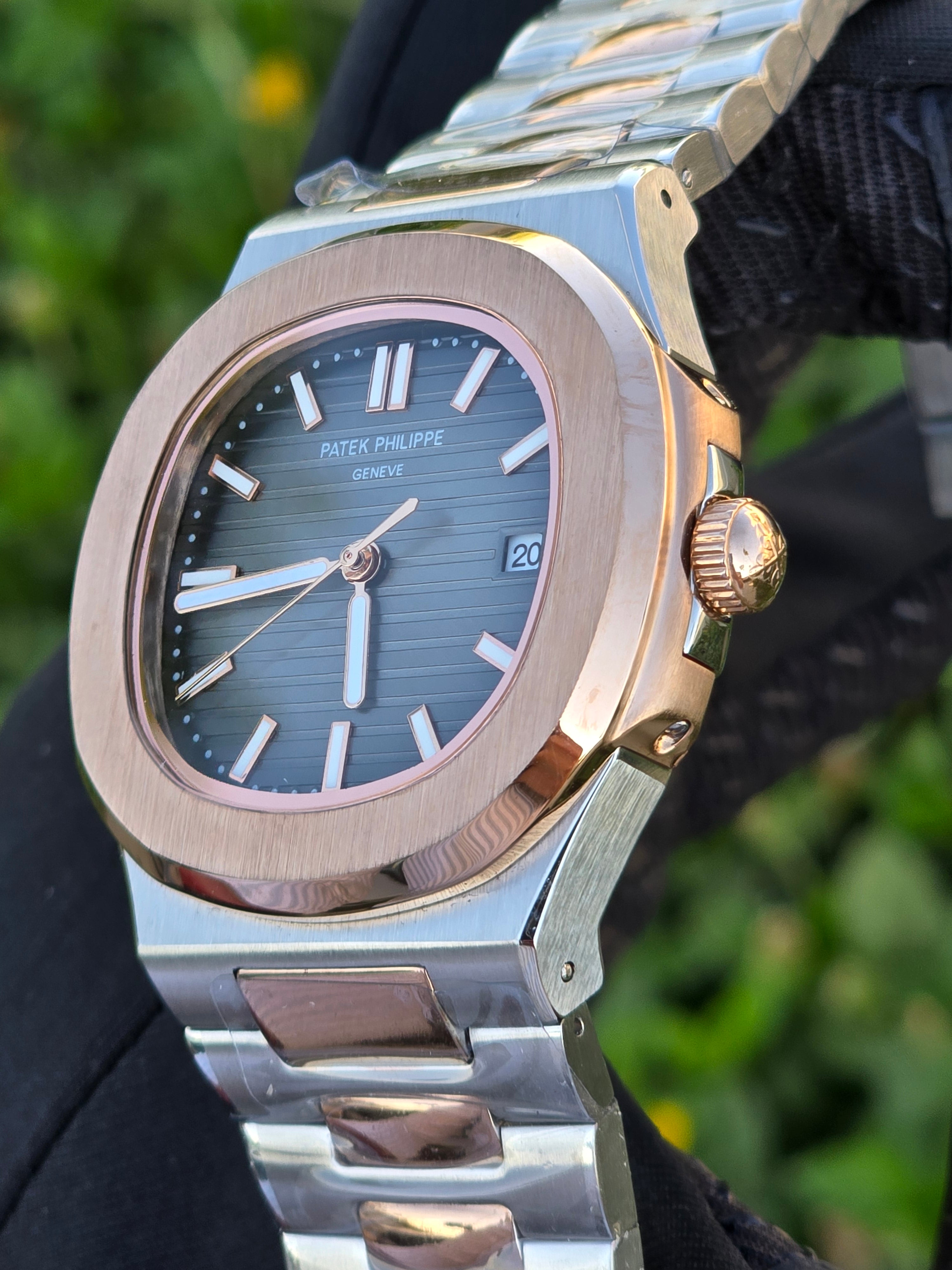 Patek Philippe Nautilus For Men 5711/1A - Two Tone With Grey Dial