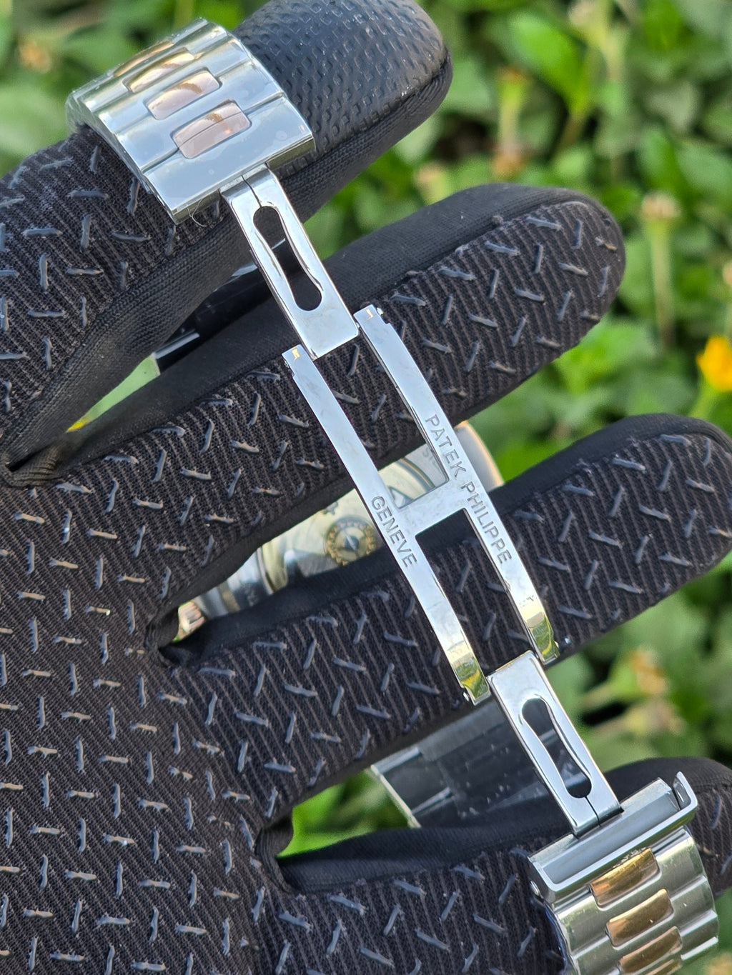 Patek Philippe Nautilus For Men 5711/1A - Two Tone With Grey Dial