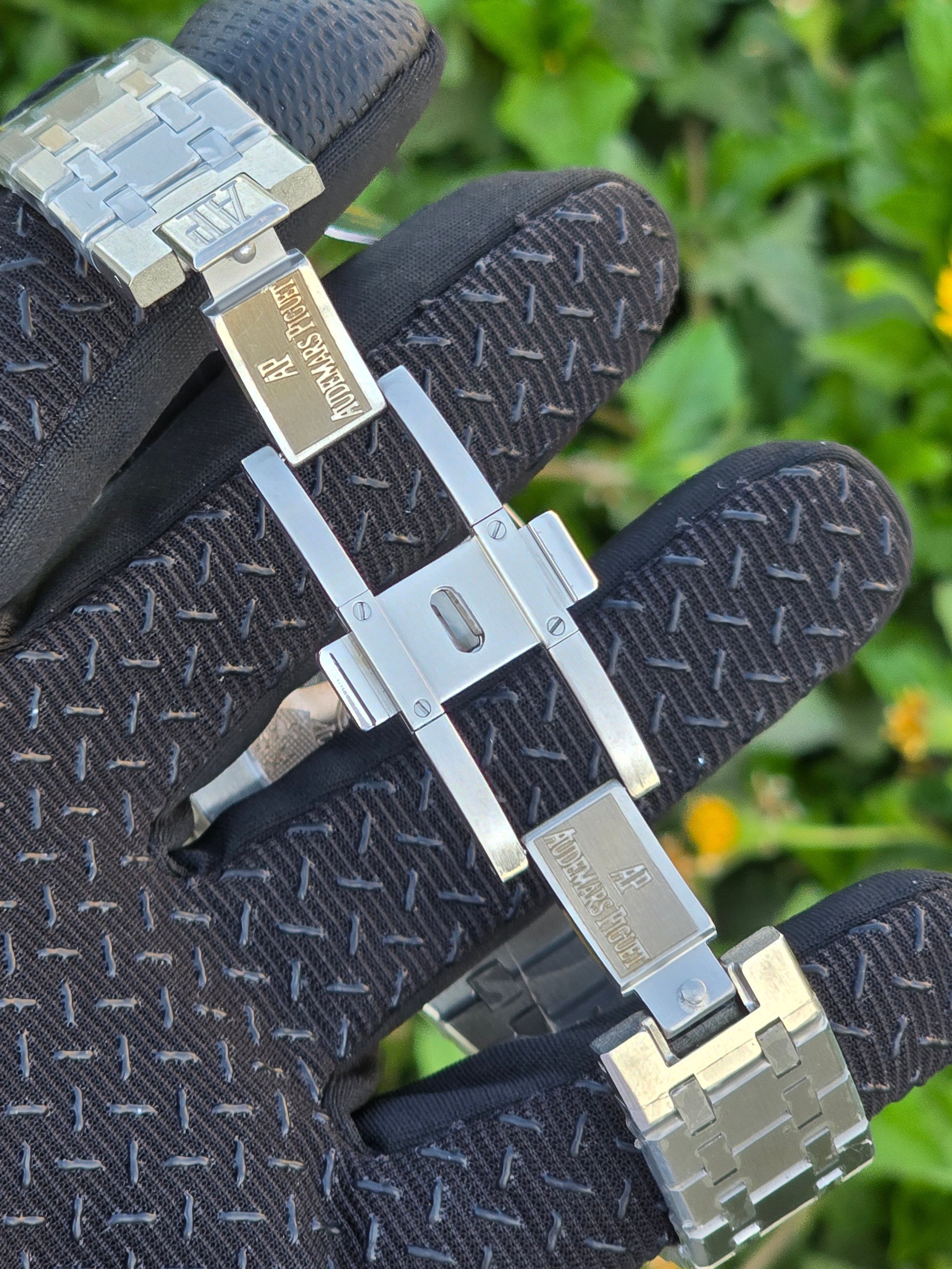 Audemars Piguet Royal Oak Stainless Steel - Silver & Green Dial