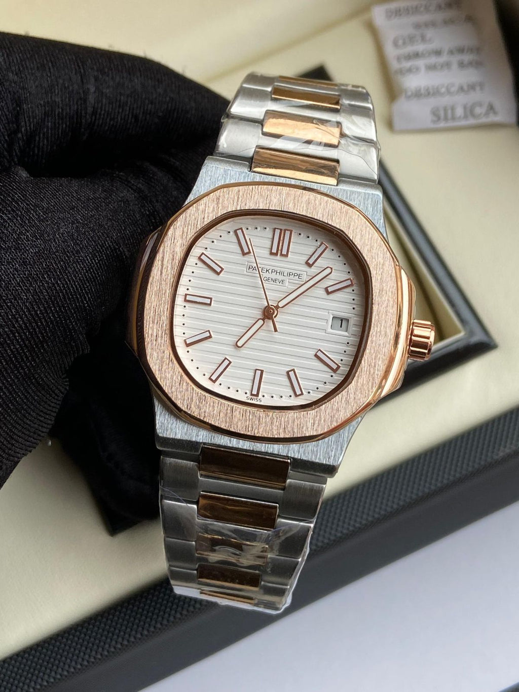 Patek Philippe Nautilus For Men 5711/1A - Two Tone With White Dial