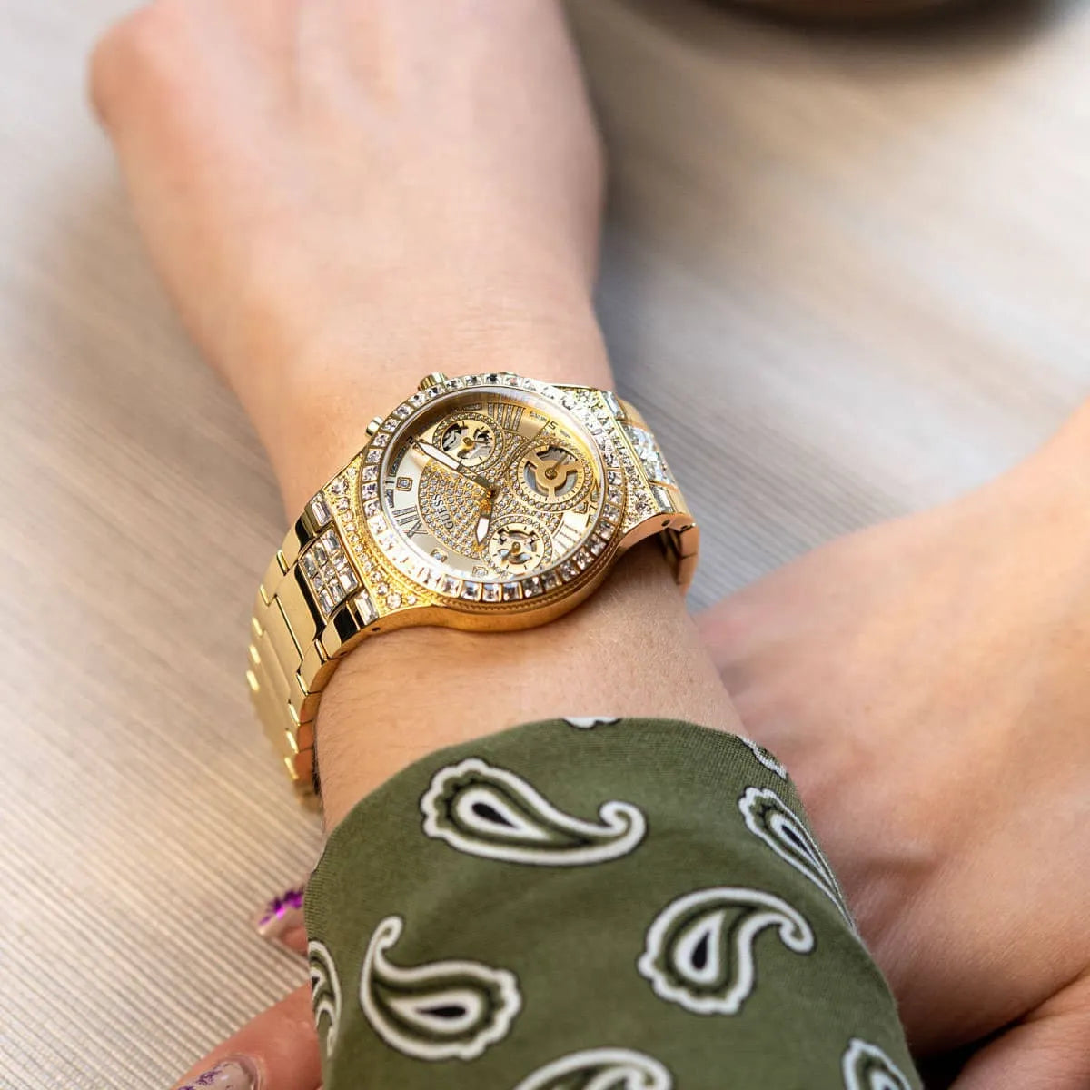 ساعة جيس للنساء GW0320L2