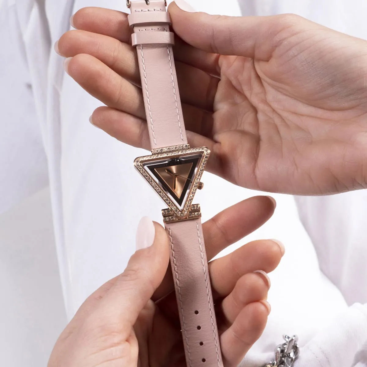 ساعة جيس للنساء GW0504L4