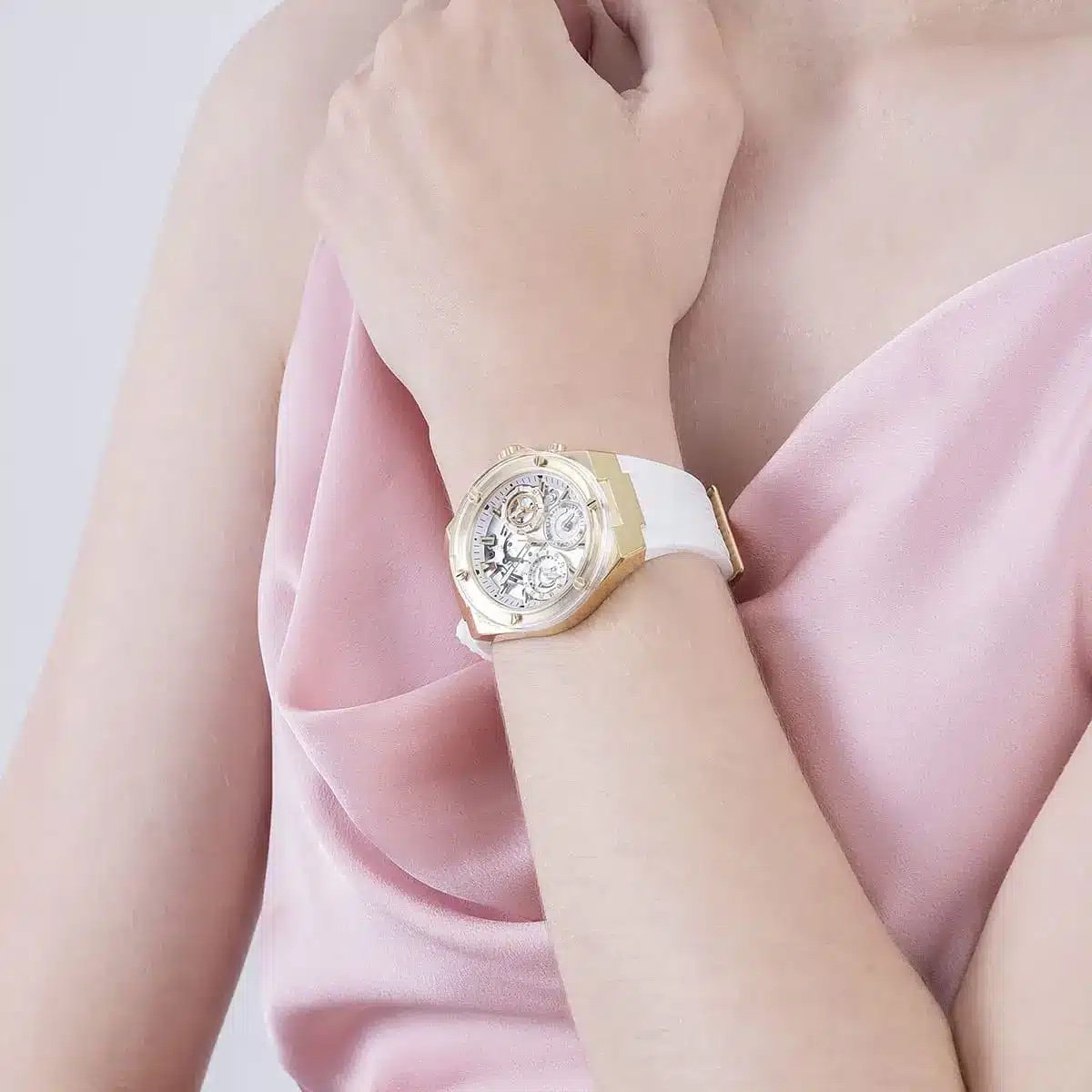 ساعة جيس للنساء GW0409L2