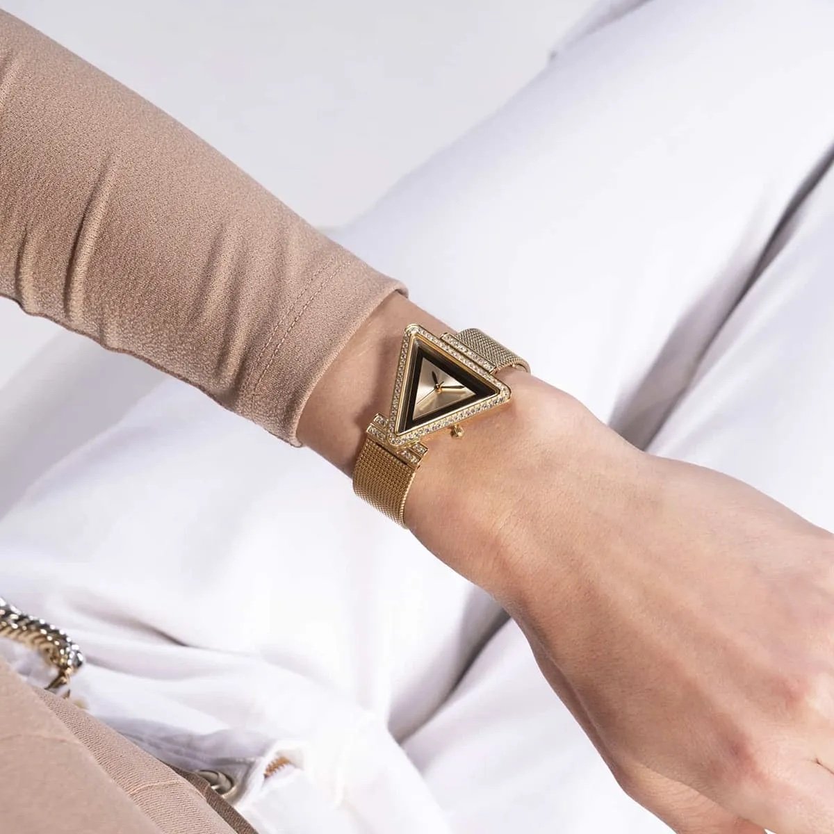 ساعة جيس للنساء GW0508L2