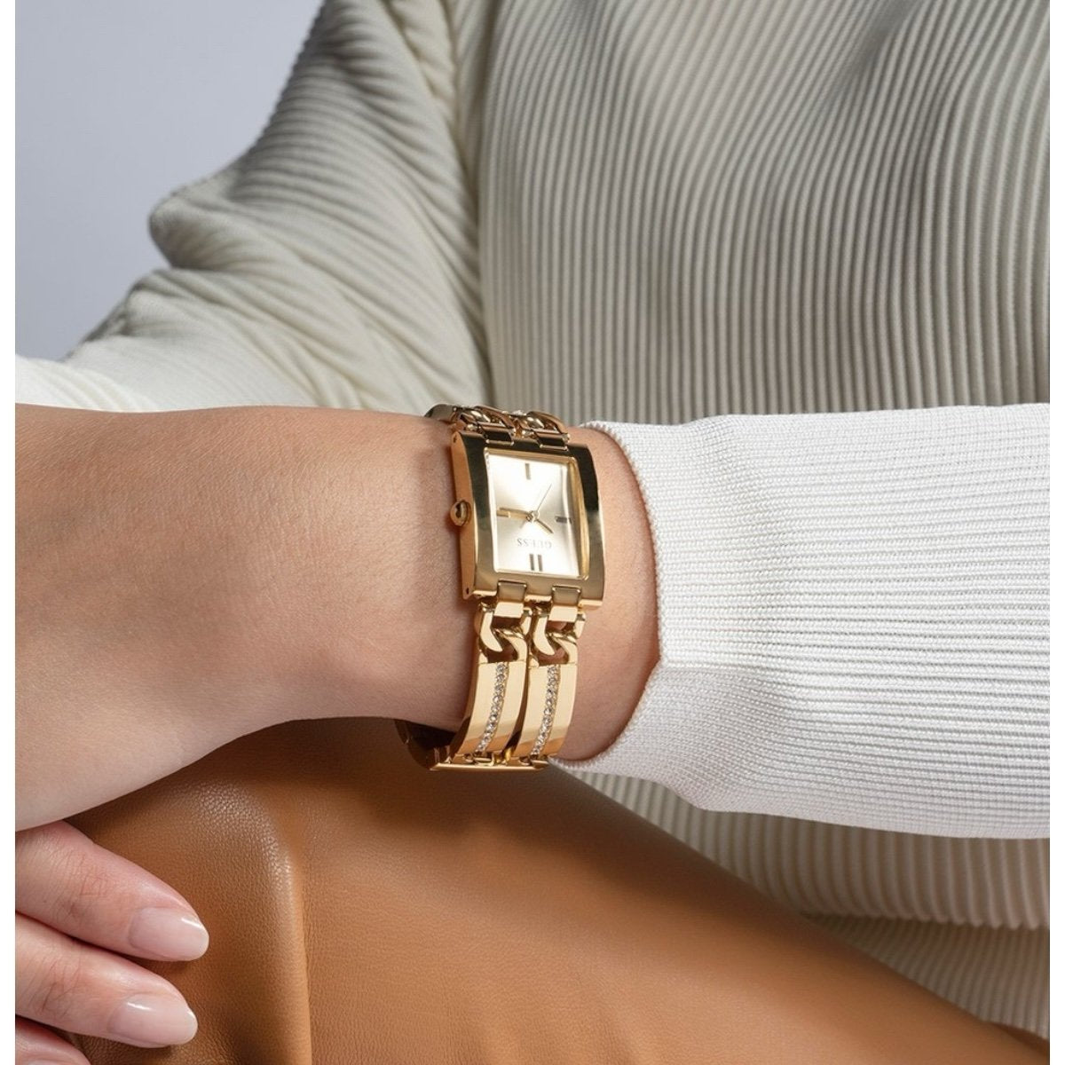 ساعة جيس للنساء GW0668L2