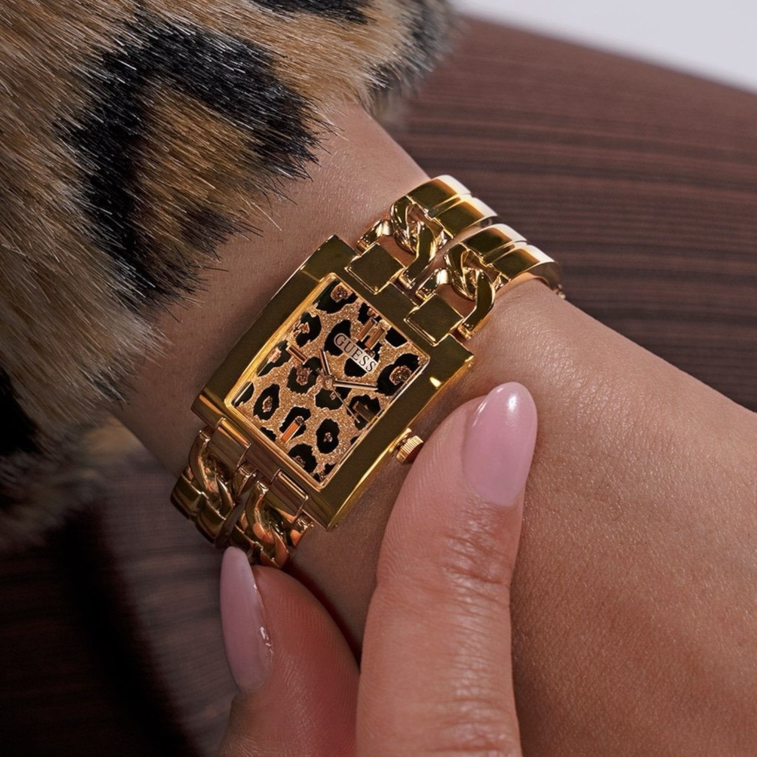 ساعة جيس للنساء GW0807L2