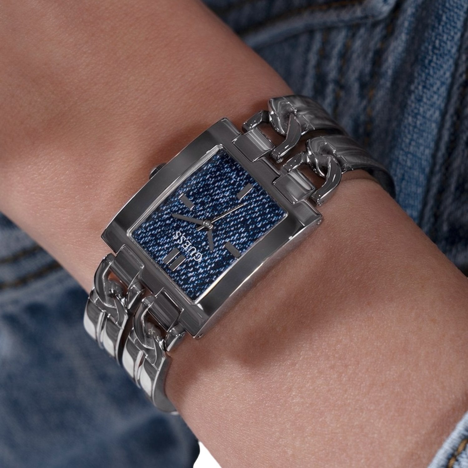 ساعة Guess للنساء GW0807L1