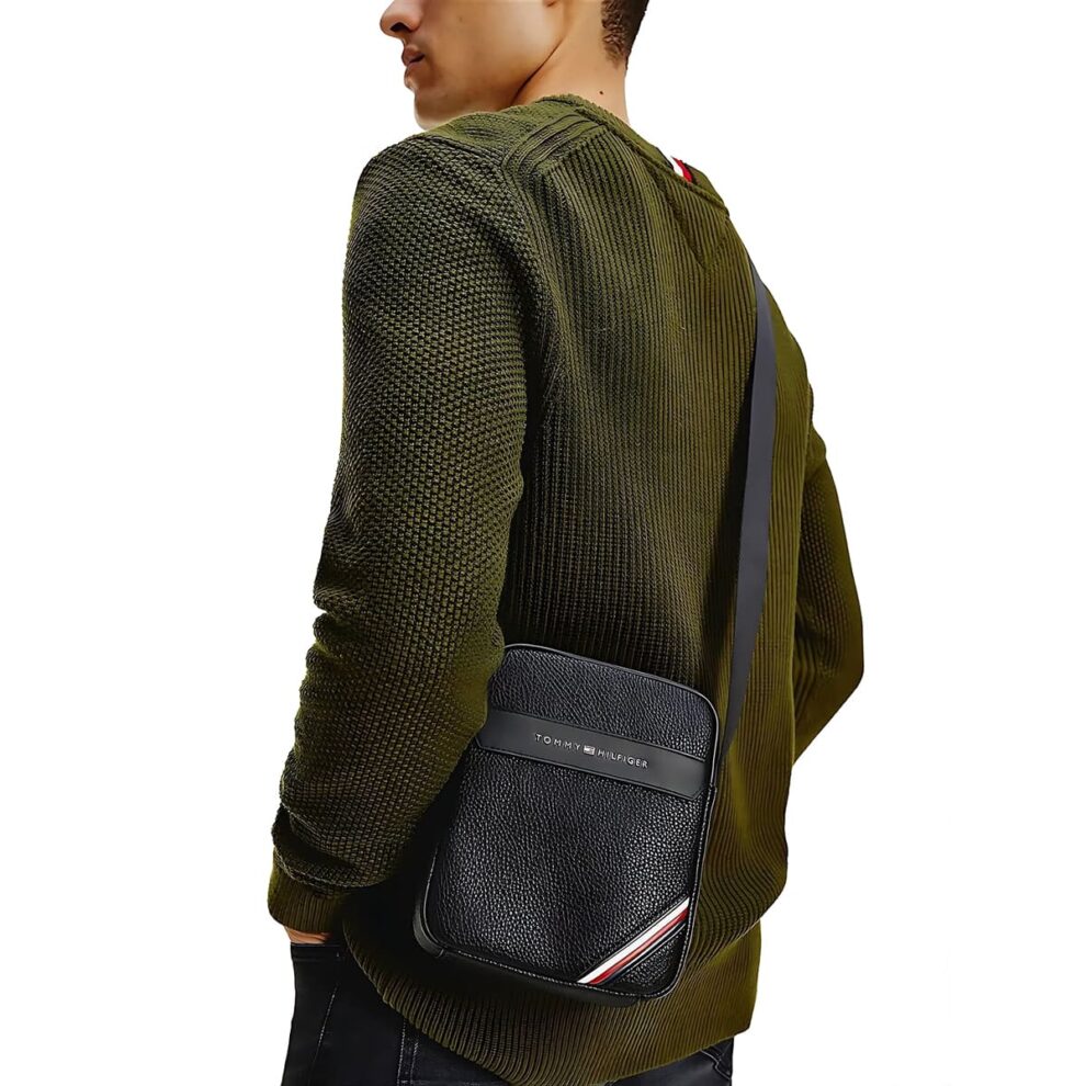 Tommy Hilfiger Men's Black Crossbody Bag Am0Am07781