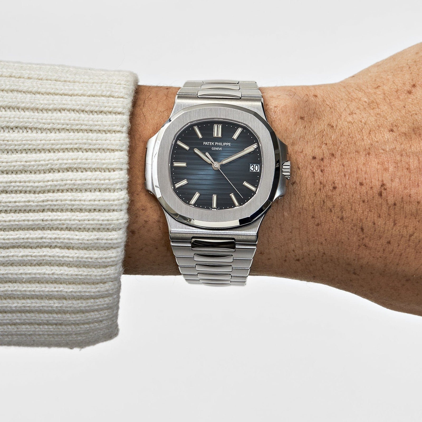 Patek Philippe Nautilus For Men 5711/1A - Navy Dial